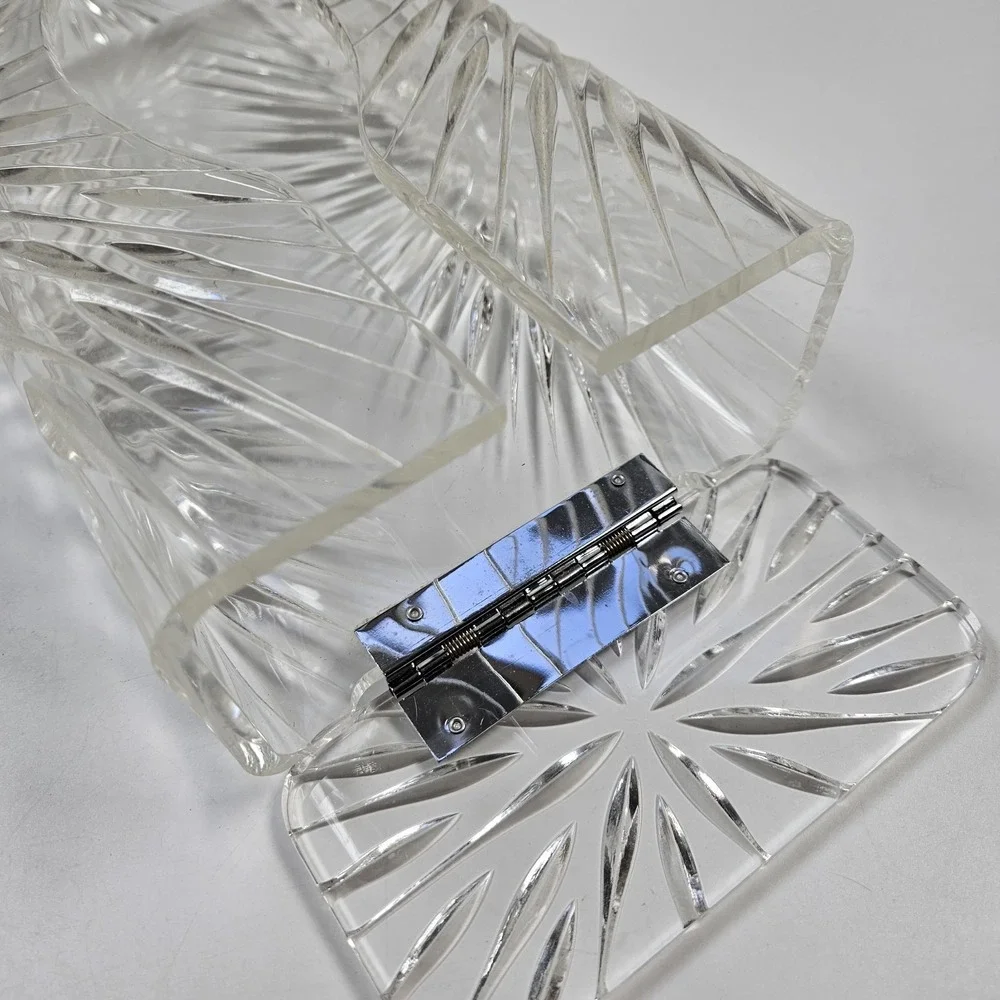 Wilardy Tissue Box Cover Lucite Clear Acrylic Rectangular Vanity Decor‎ VTG Glam